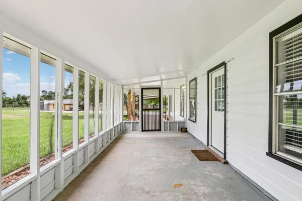 $1,450 | 755 East Bellville Street, Giddings, TX 78942