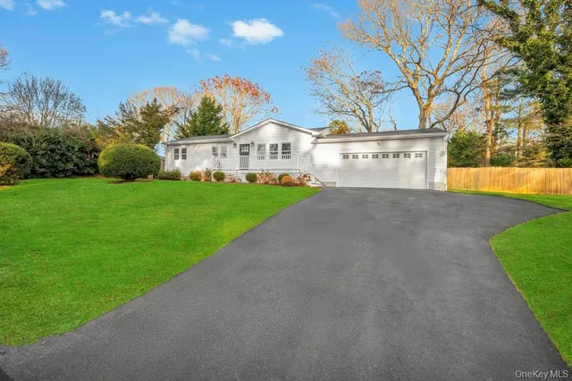 $839,000 | 12 George Street, Hampton Bays, NY 11946