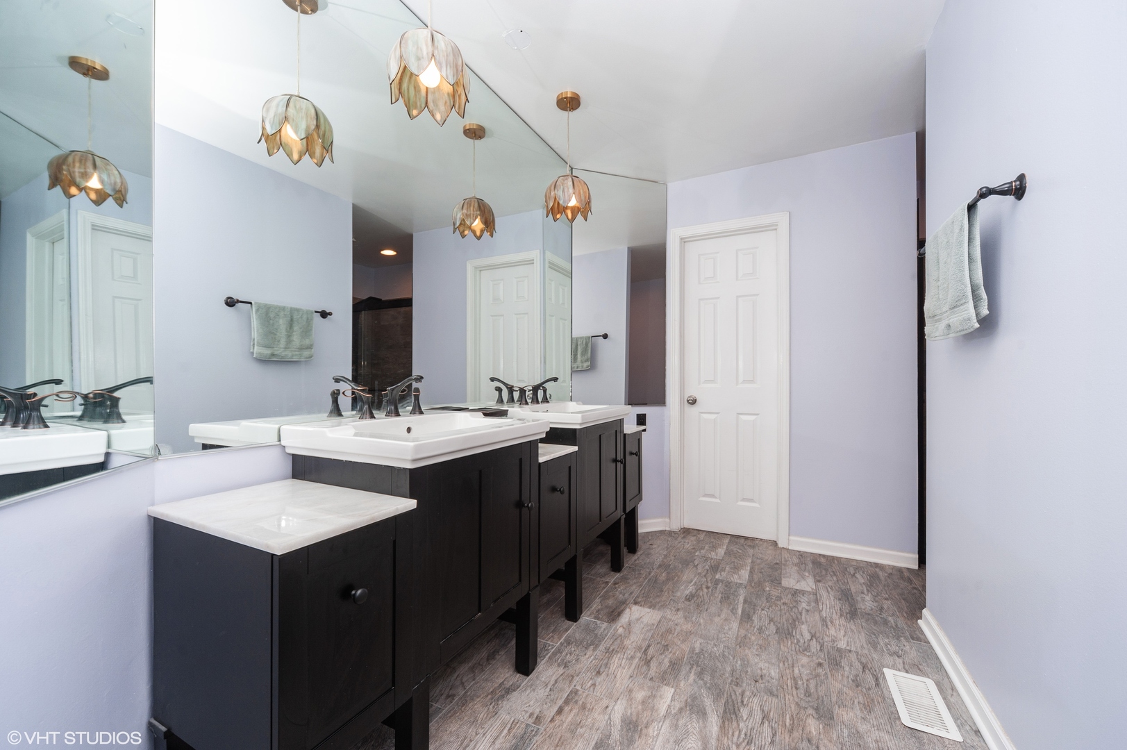 117 Rivershire Lane Lincolnshire, IL 60069 - Photo 8 of 19 a bathroom with a sink vanity granite and a mirror