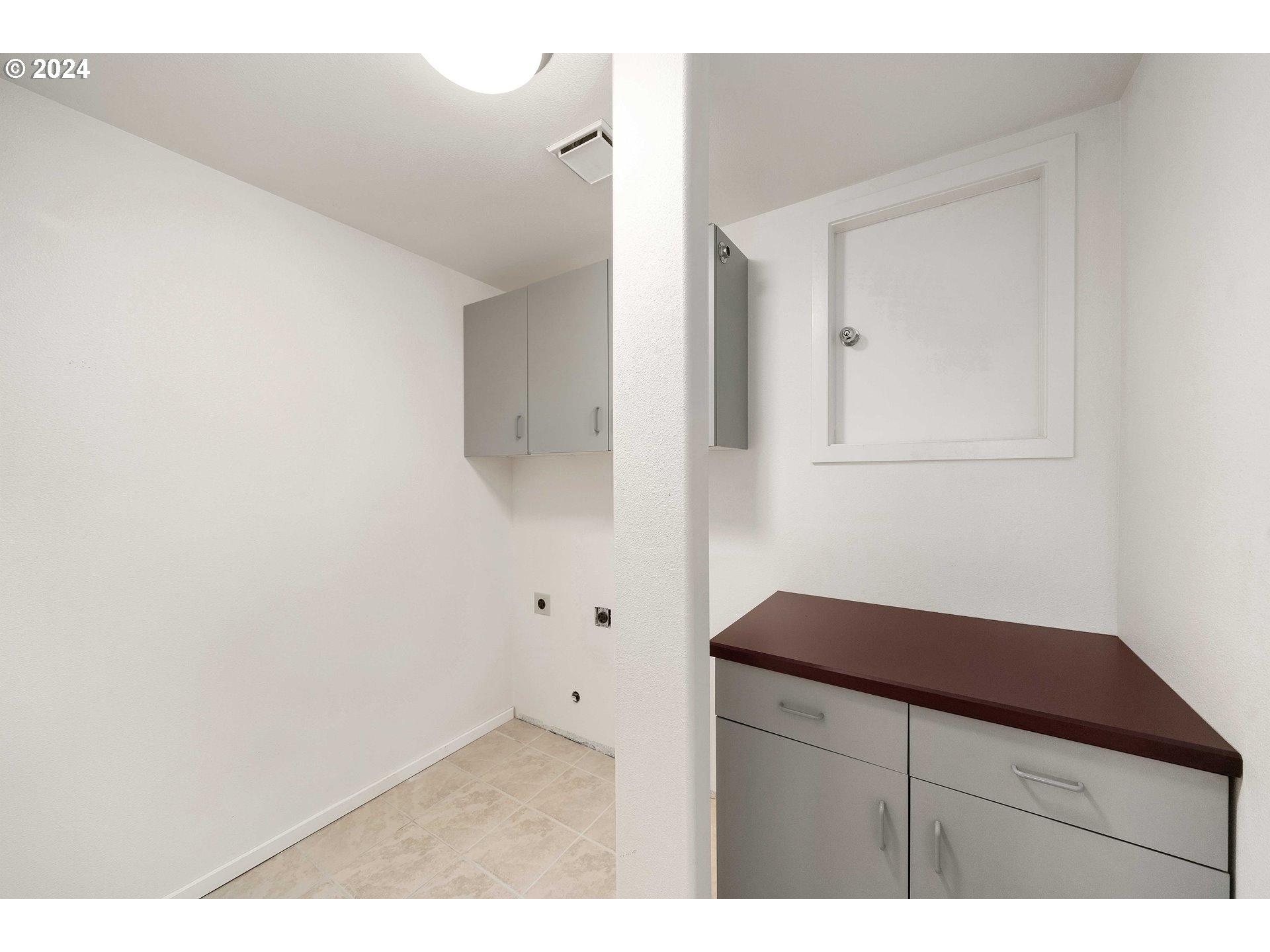 7179 Southwest Arranmore Way Portland, OR 97223 - Photo 36 of 48 a view of wooden floor