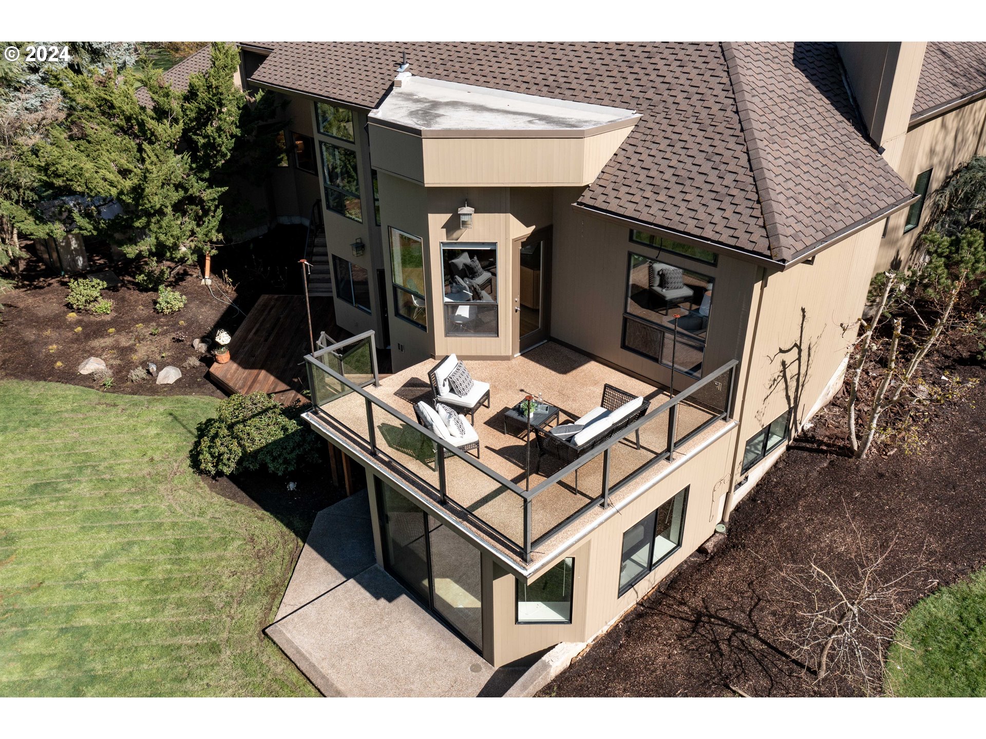 7179 Southwest Arranmore Way Portland, OR 97223 - Photo 44 of 48 a view of a dinning table and chairs in the patio