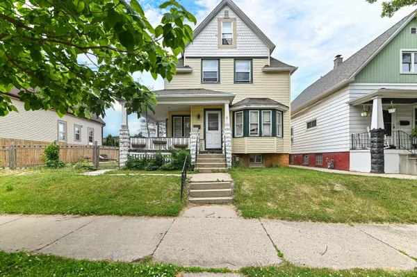 $179,900 | 2437 South 29th Street, Milwaukee, WI 53215
