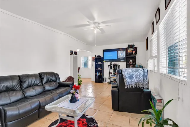 $899,000 | 146 East 89th Street, Los Angeles, CA 90003