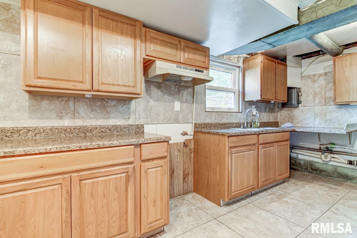 2304 Tamaroa Trail Springfield, IL 62702 - Photo 25 of 40