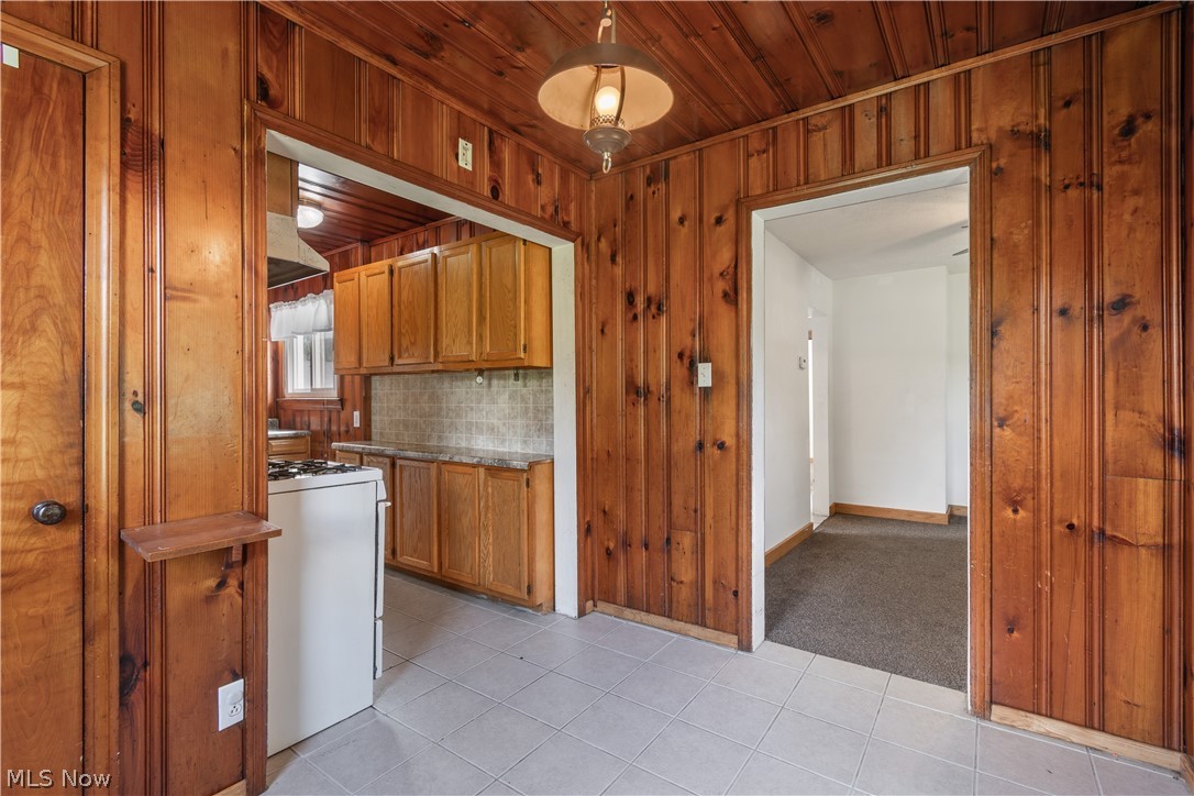 2860 Kendall Road Akron, OH 44321 - Photo 10 of 28