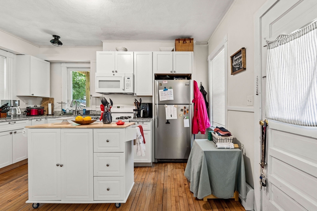 191 Bay Road Hamilton, MA 01982 - Photo 23 of 42