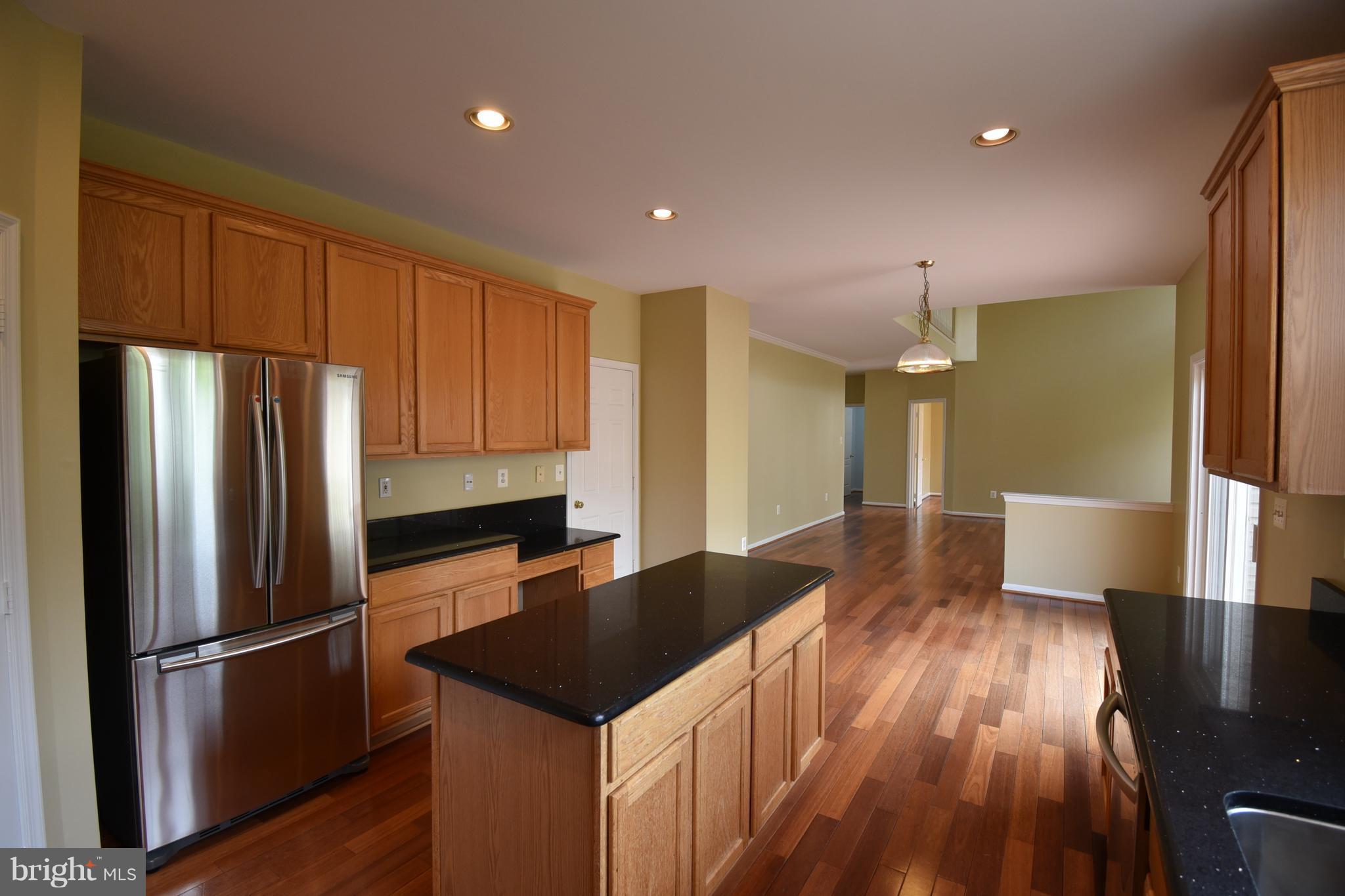 14008 Falconcrest Road Germantown, MD 20874 - Photo 11 of 25 Kitchen
