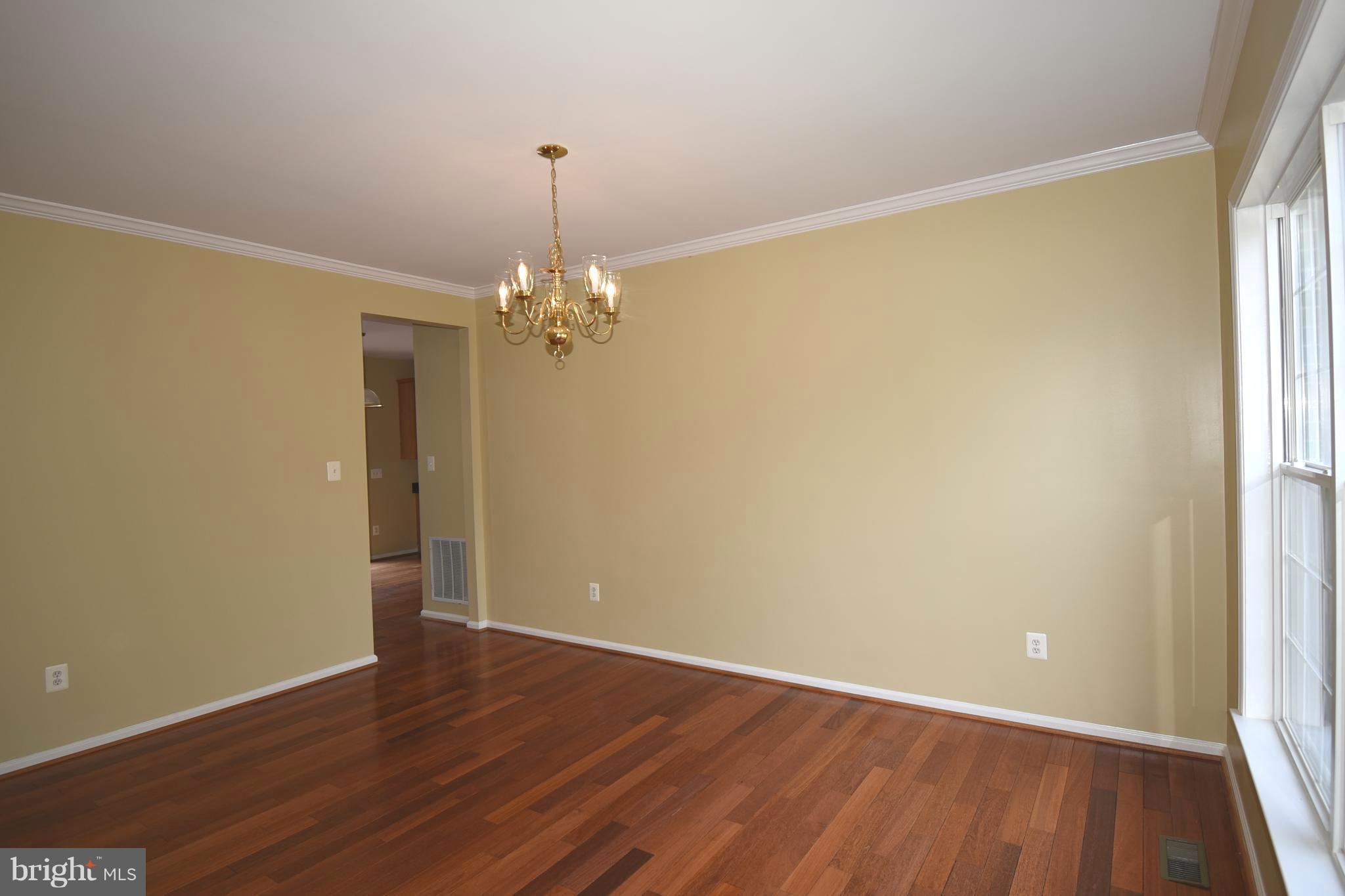 14008 Falconcrest Road Germantown, MD 20874 - Photo 3 of 25 Dining Room