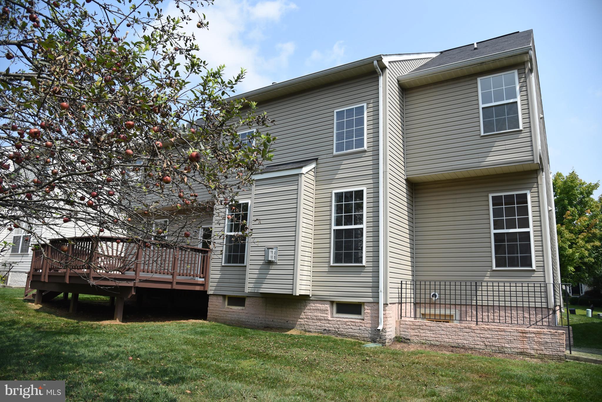 14008 Falconcrest Road Germantown, MD 20874 - Photo 24 of 25 Exterior (Rear)