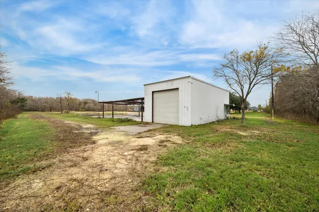 $5,500 | 18126 County Road 125, Pearland, TX 77581