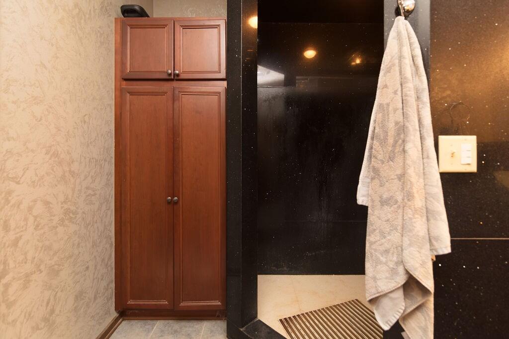N5194 Blue Valley Road Herman, WI 53027 - Photo 21 of 61 walk-in shower