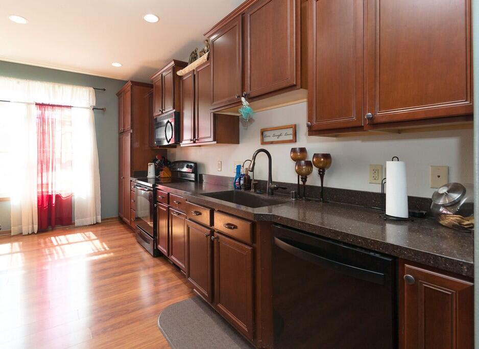 N5194 Blue Valley Road Herman, WI 53027 - Photo 49 of 61 Kitchen
