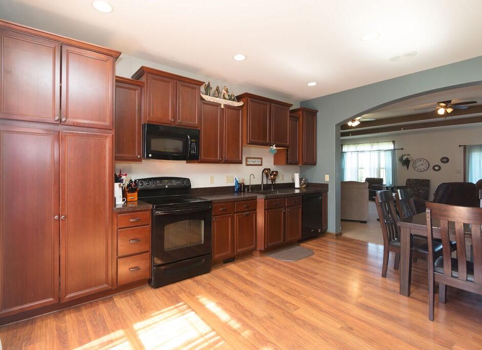 N5194 Blue Valley Road Herman, WI 53027 - Photo 10 of 61 kitchen