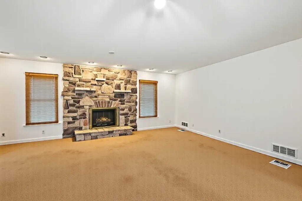 725 Eighth Avenue Addison, IL 60101 - Photo 7 of 28