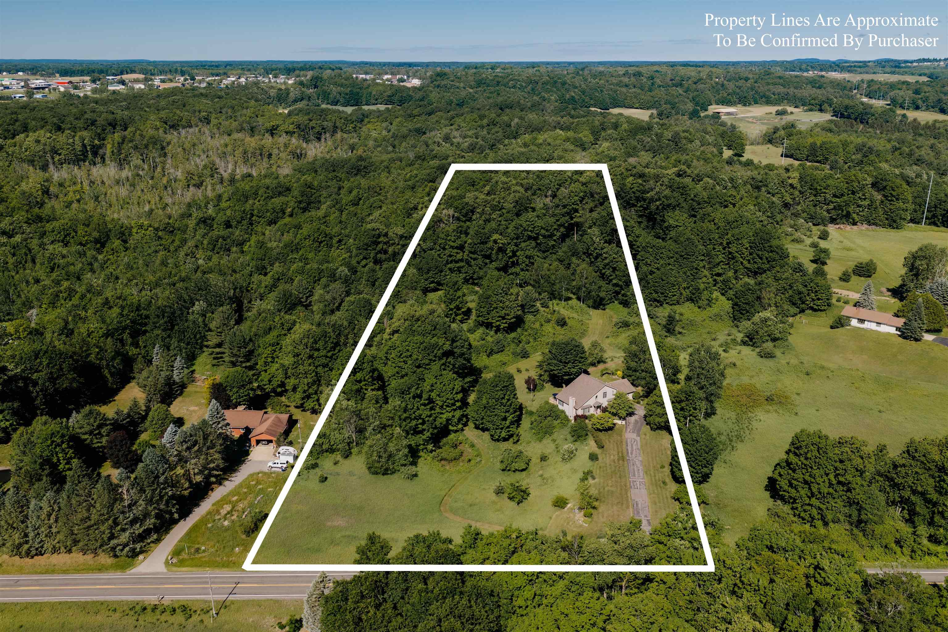 1133 Dracka Road Traverse City, MI 49685 - Photo 8 of 87 1947178-fa9561fc-956f-4cd2-856b-cdc733e75ad7.JPG