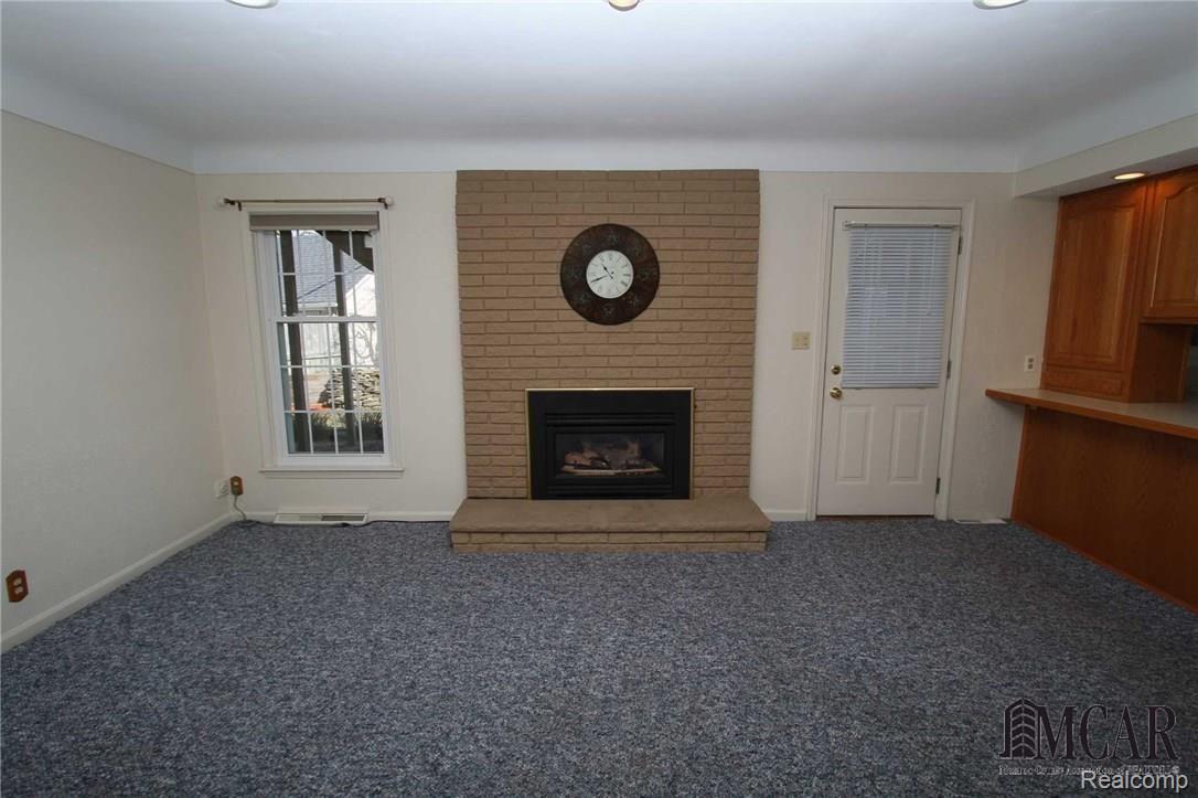 2468 North Custer Road Monroe, MI 48162 - Photo 5 of 45 5.jpg