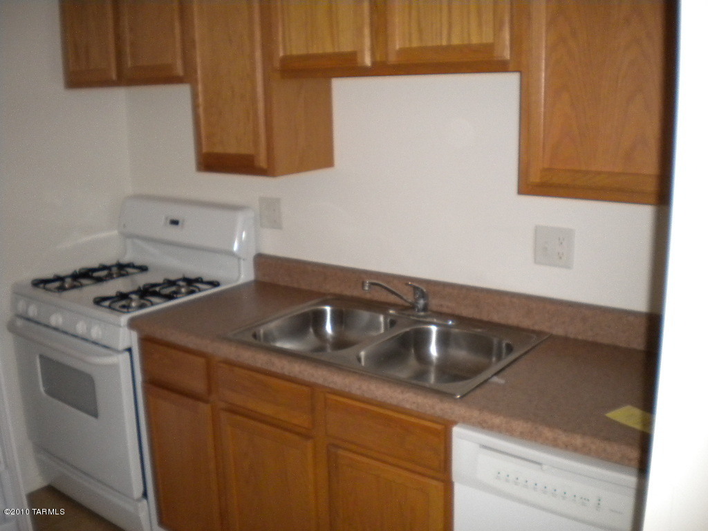 350 North Silverbell Road, Unit 31 Tucson, AZ 85745 - Photo 3 of 5