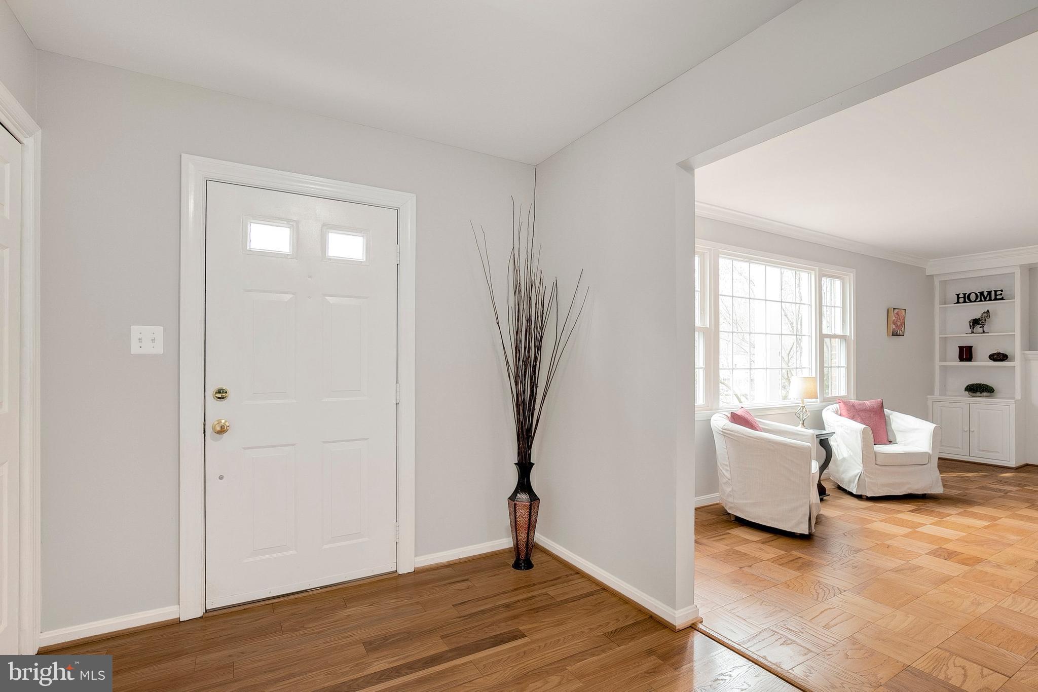 6803 Sydenstricker Road Springfield, VA 22152 - Photo 3 of 42