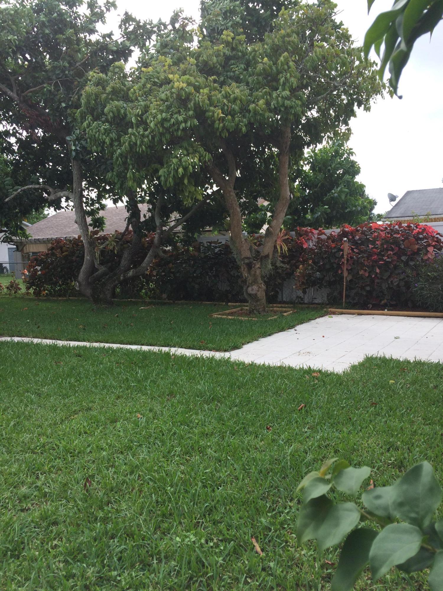 9646 Ohio Place Boca Raton, FL 33434 - Photo 2 of 20 9646 backyard 2n