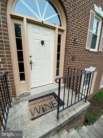 $3,600 | 7429 Salford Court, Alexandria, VA 22315