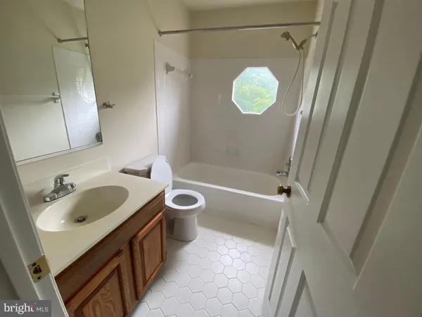 $3,600 | 7429 Salford Court, Alexandria, VA 22315