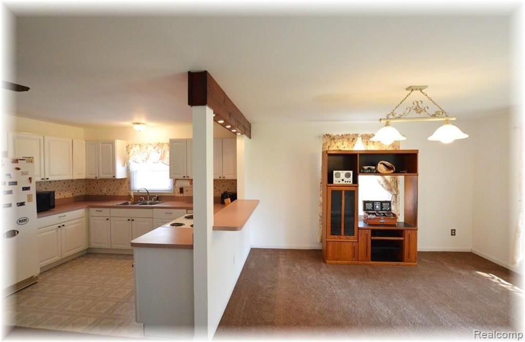 3212 Avon Manor Road Rochester Hills, MI 48307 - Photo 9 of 41