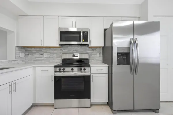 $249,900 | 2200 South Cypress Bend Drive, Unit 805, Pompano Beach, FL 33069