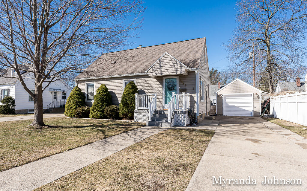 3049 Roosevelt Road Muskegon, MI 49441 - Photo 1 of 41 3049 Roosevelt Rd