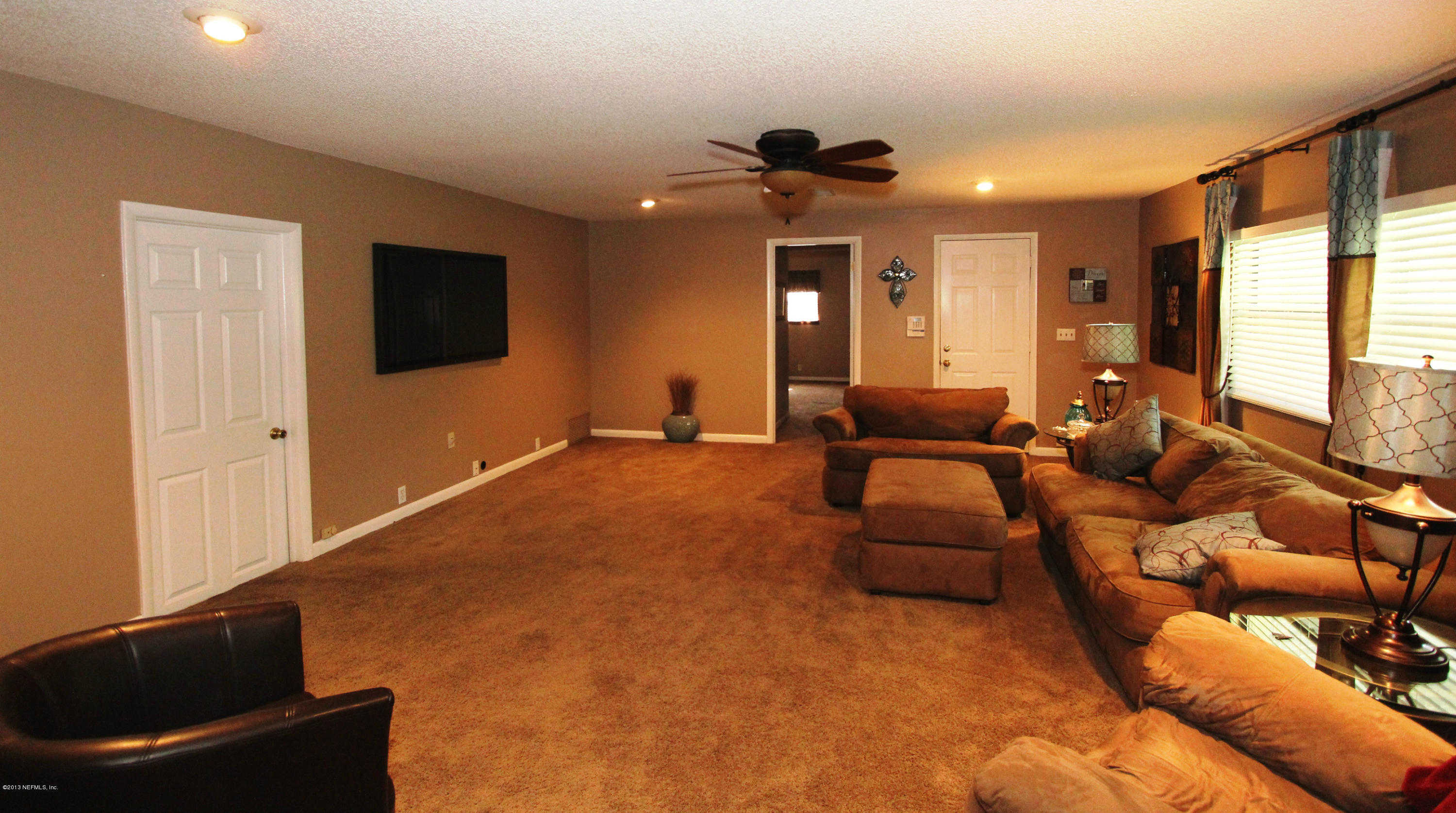 5811 Hurdia Road Jacksonville, FL 32244 - Photo 16 of 25 Family Room View 3