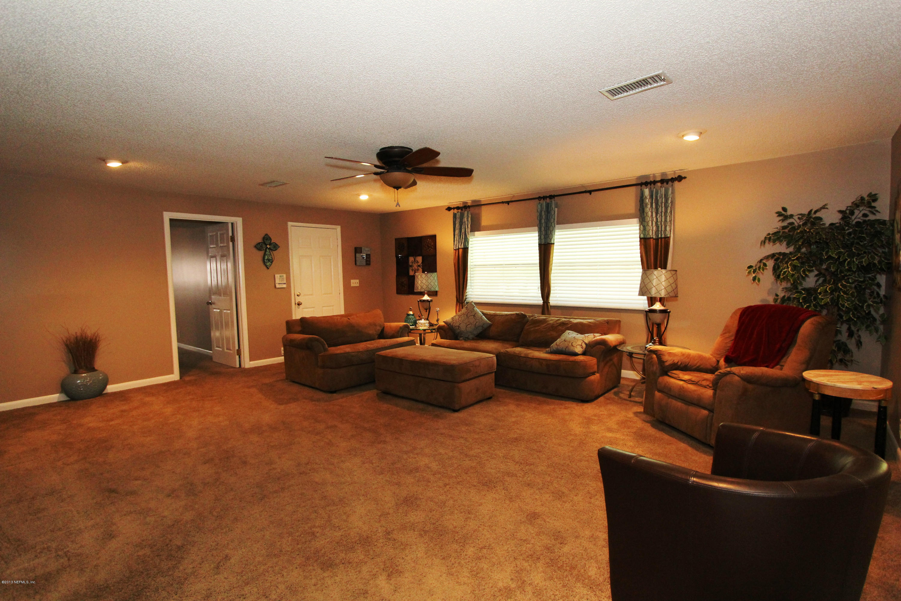 5811 Hurdia Road Jacksonville, FL 32244 - Photo 3 of 25 Family Room View 2