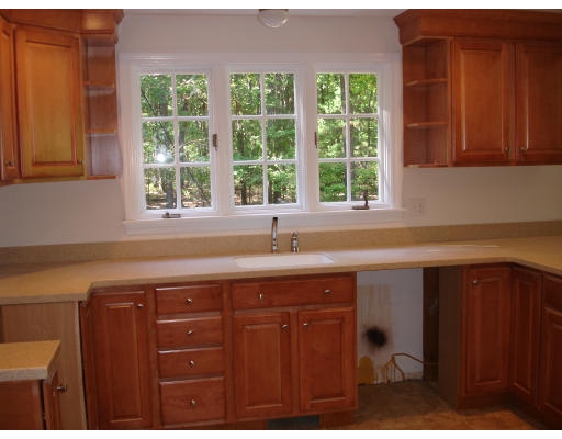 14 Plain Road Westford, MA 01886 - Photo 7 of 22 Gallery Image 7