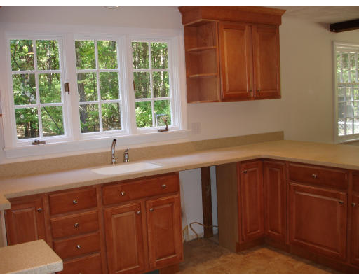 14 Plain Road Westford, MA 01886 - Photo 8 of 22 Gallery Image 8