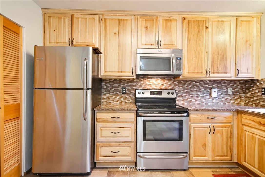 205 View Road, Unit 205 Steilacoom, WA 98388 - Photo 8 of 15
