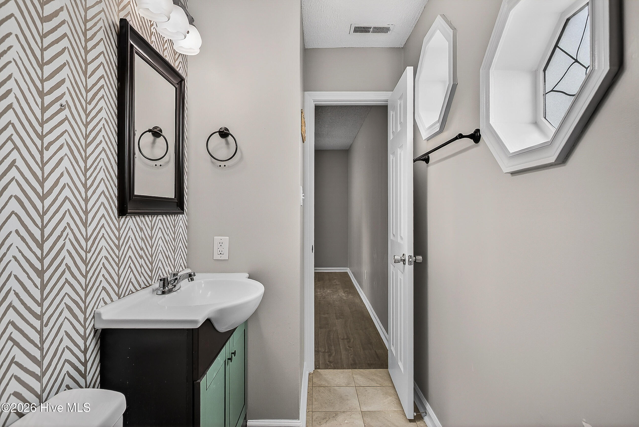 1103 Brynn Marr Road Jacksonville, NC 28546 - Photo 7 of 32 01-18