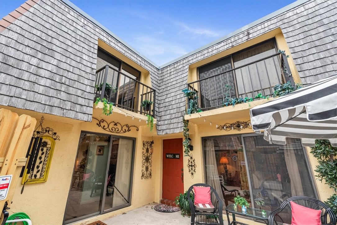 1170 6th Avenue, Unit 9D Vero Beach, FL 32960 - Photo 9 of 23 a view of an outdoor space