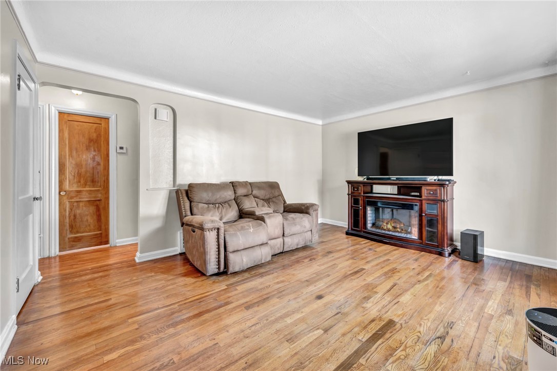 3003 Hearthstone Road Cleveland, OH 44134 - Photo 14 of 30