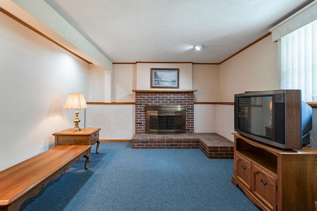 2 Harding Road Portsmouth, NH 03801 - Photo 14 of 39