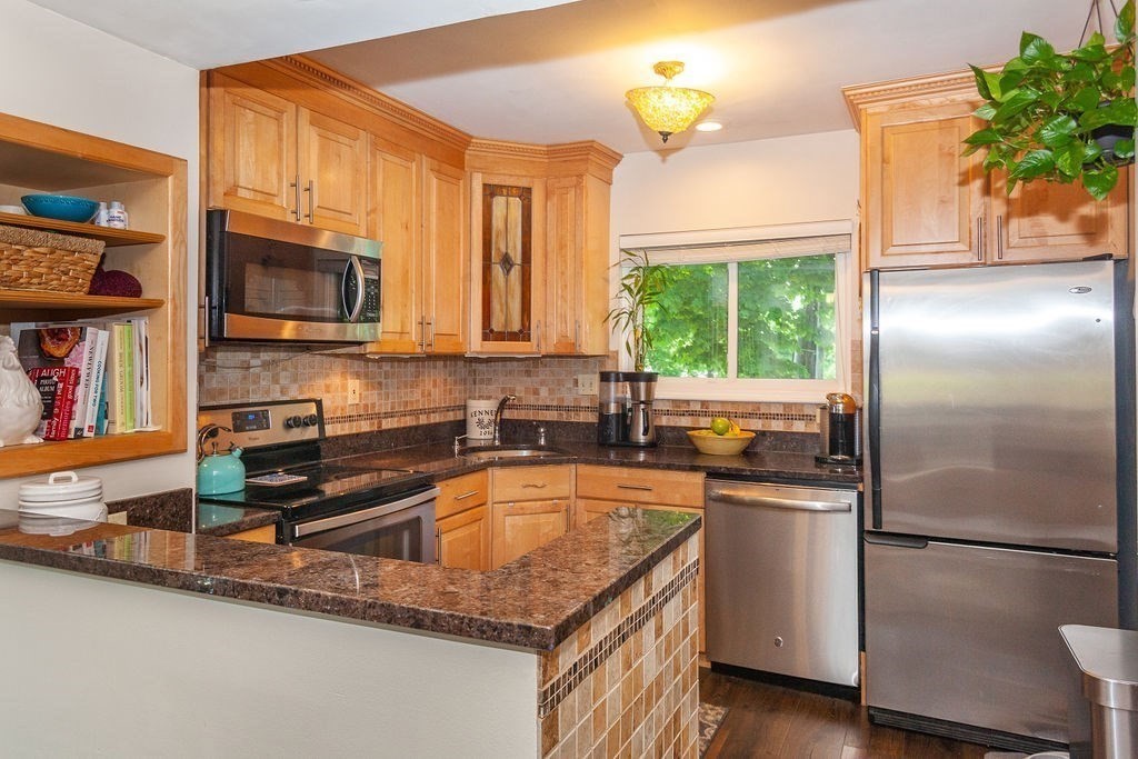 129 Governor Winthrop Road, Unit 1A Somerville, MA 02145 - Photo 10 of 27