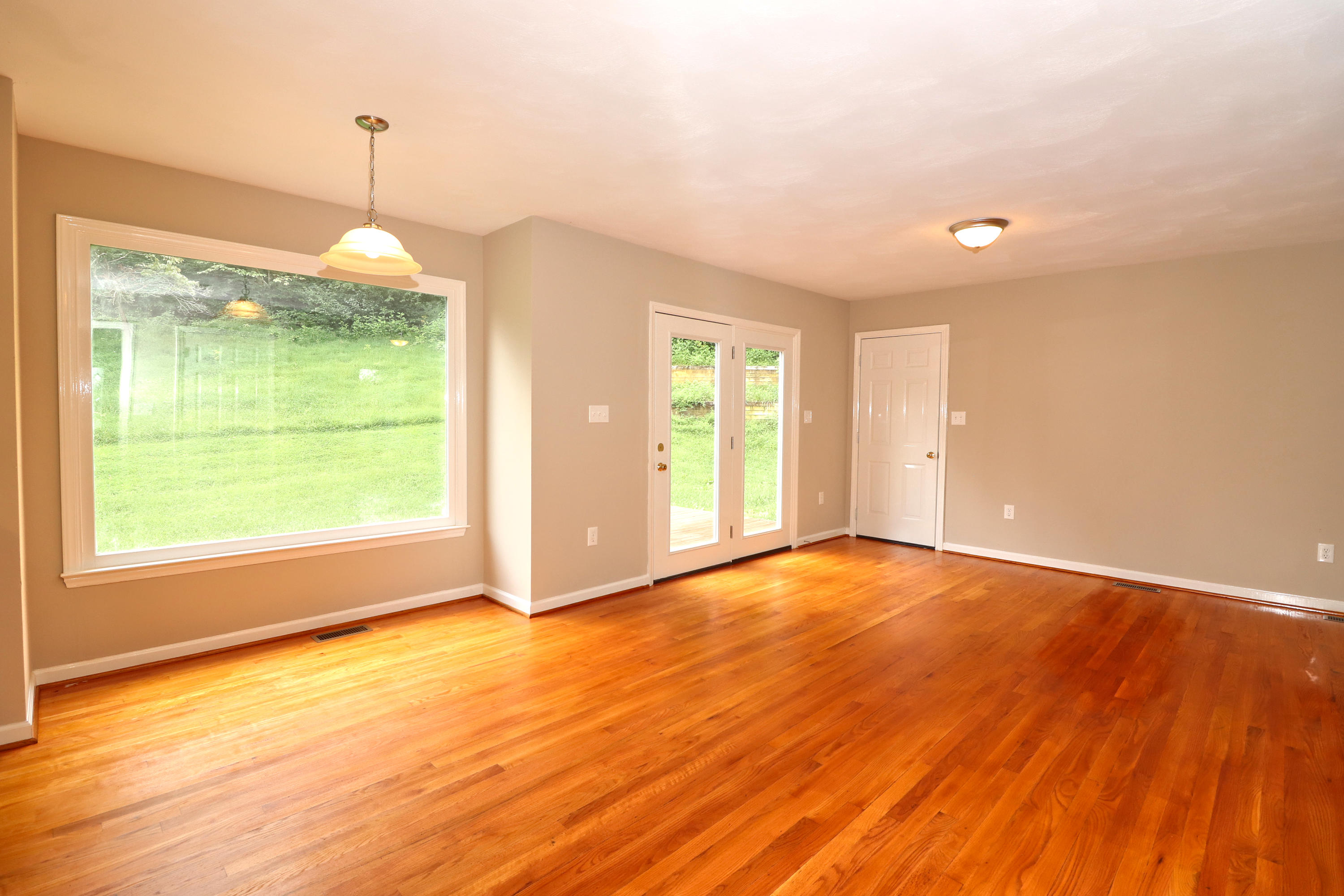 2271 Country Club Road Troutville, VA 24175 - Photo 16 of 28 16 Liv 1