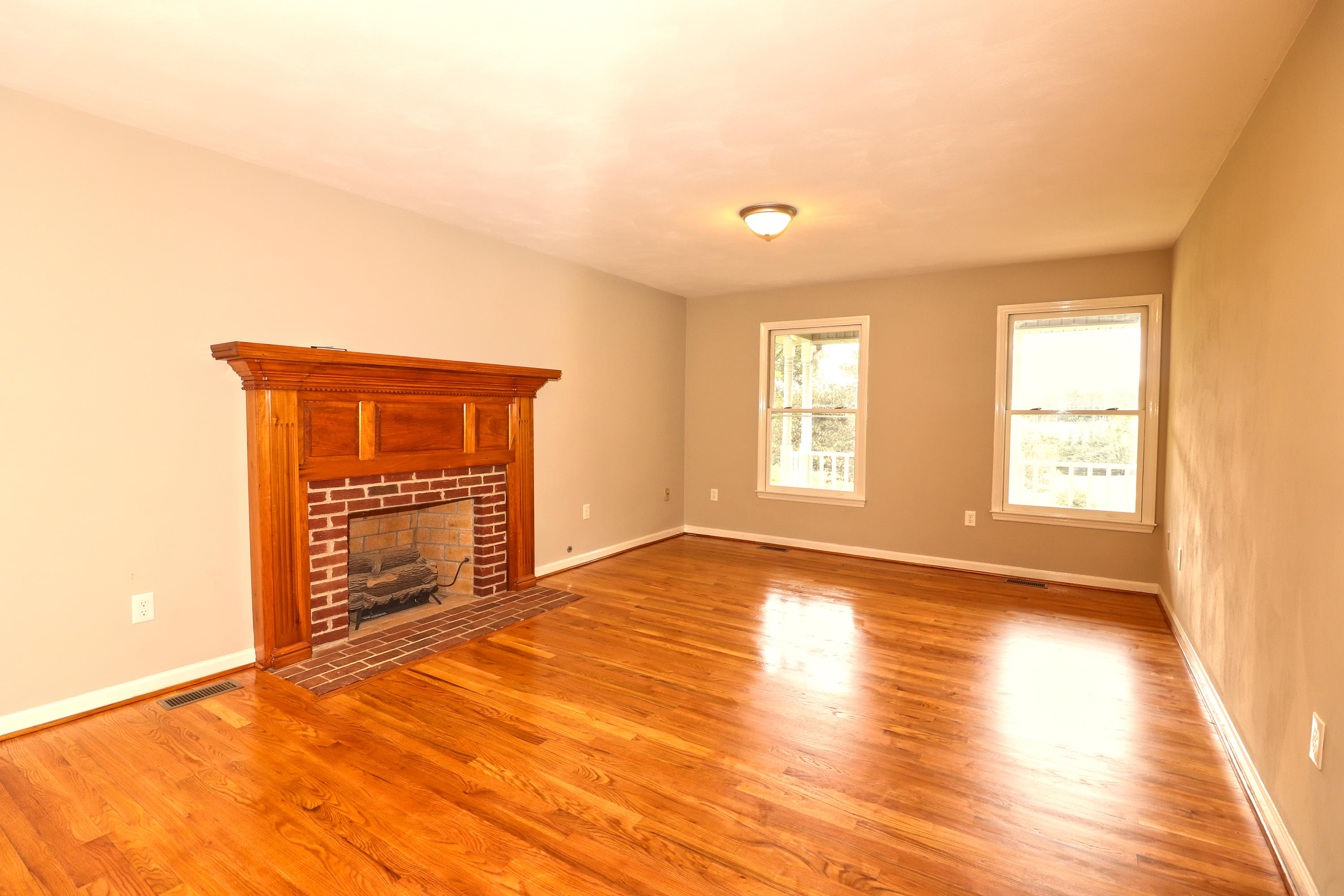 2271 Country Club Road Troutville, VA 24175 - Photo 17 of 28 17 Liv 3