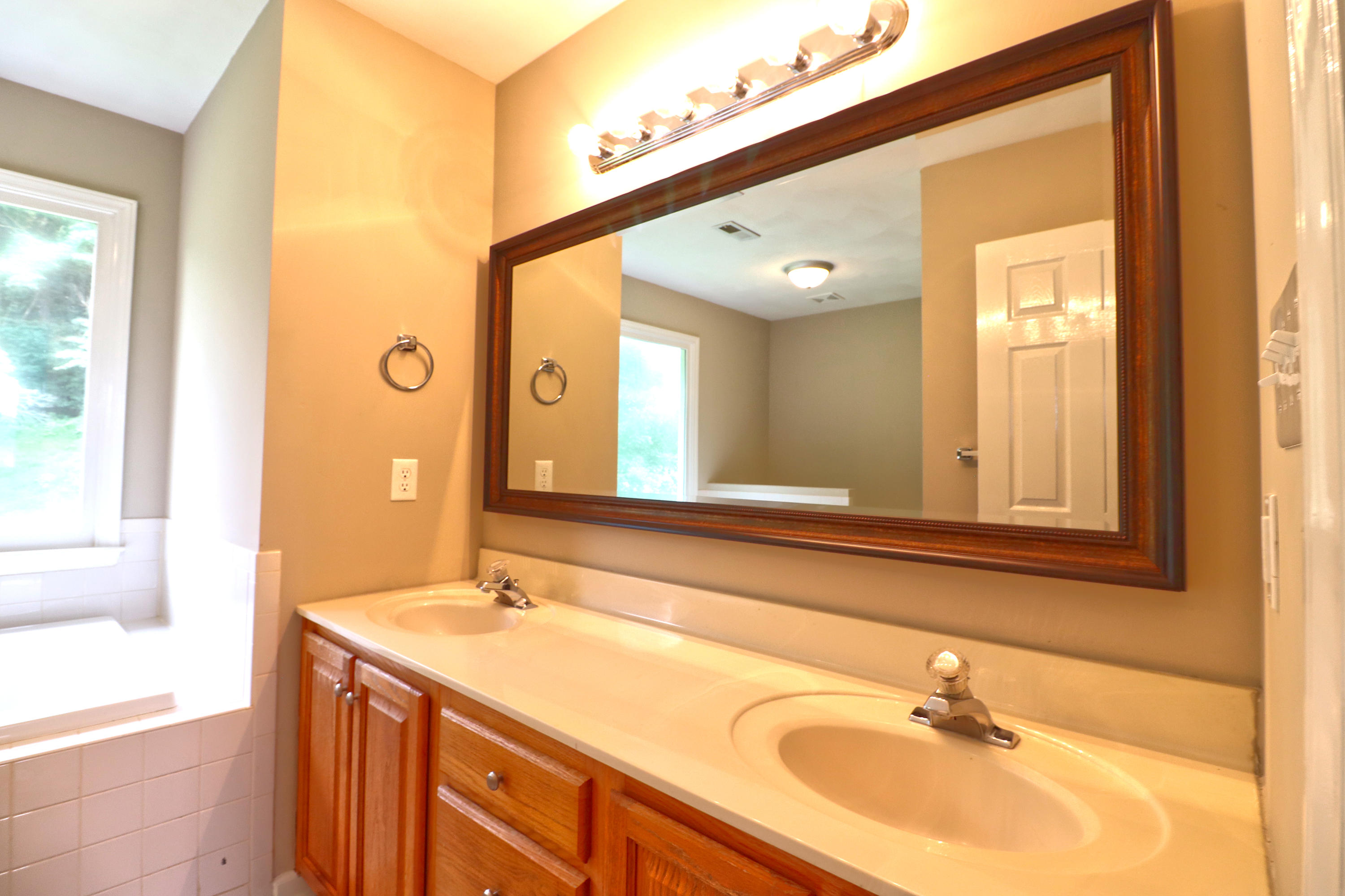 2271 Country Club Road Troutville, VA 24175 - Photo 20 of 28 20 M Bath 1