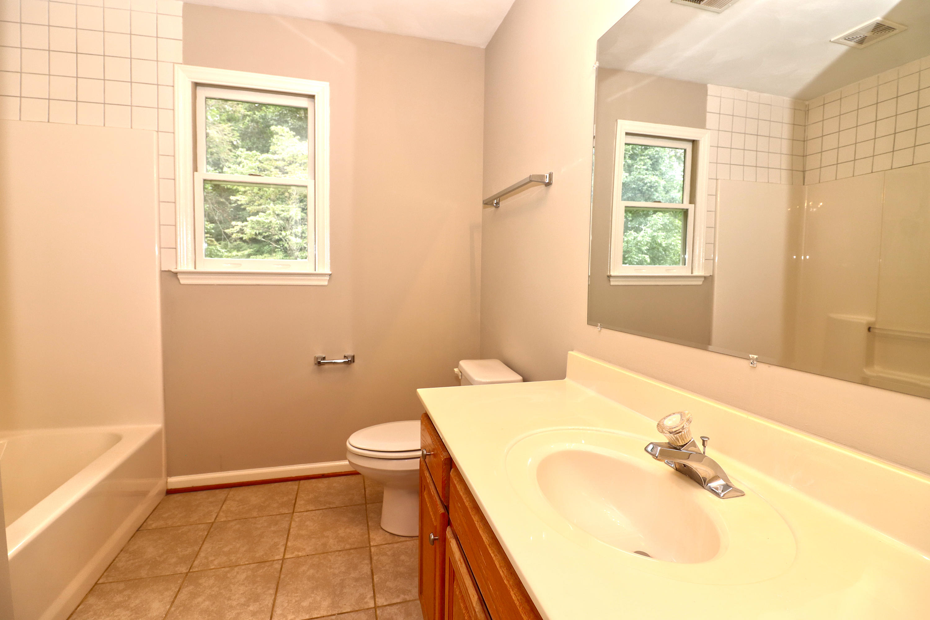 2271 Country Club Road Troutville, VA 24175 - Photo 24 of 28 24 Hall Bath