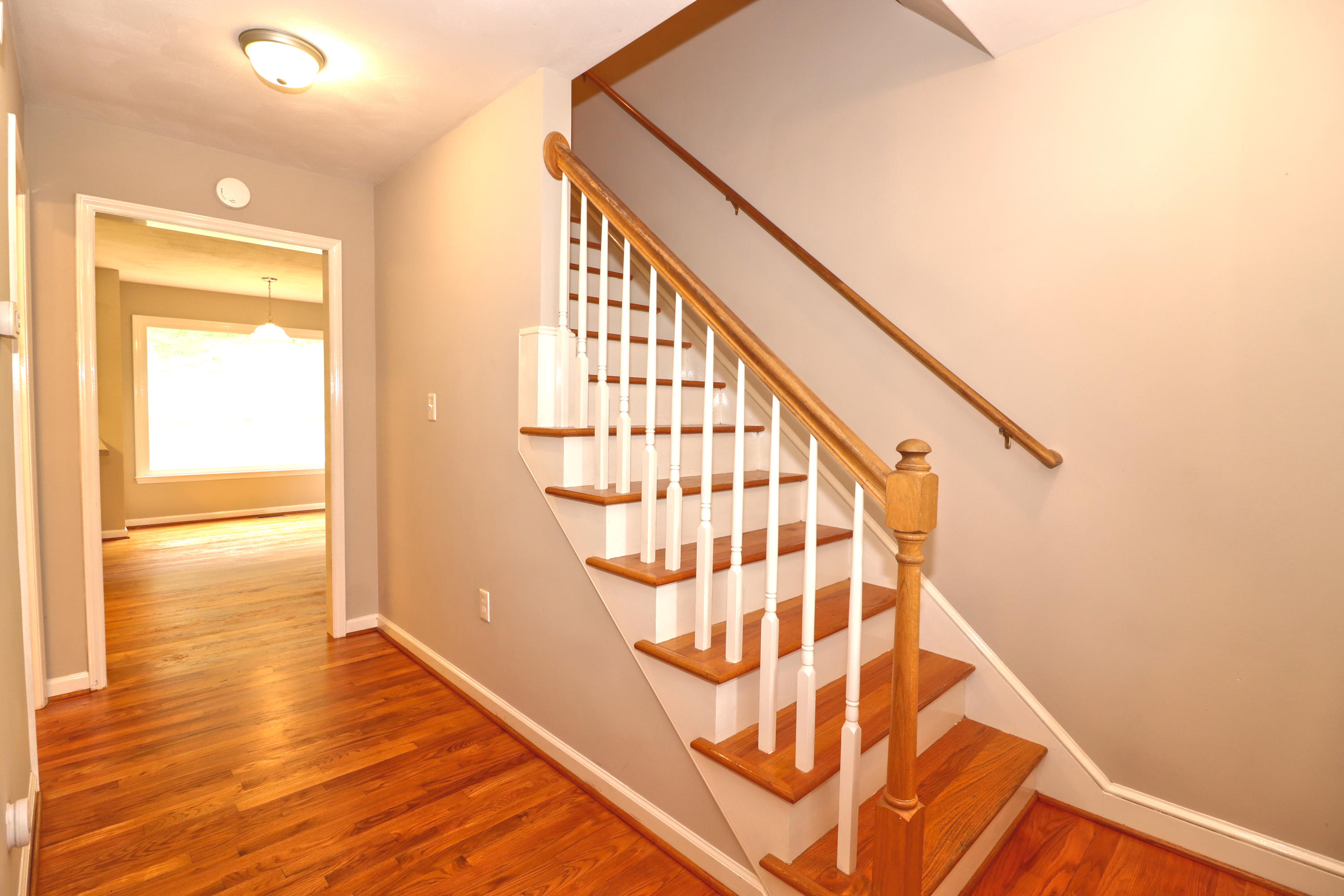 2271 Country Club Road Troutville, VA 24175 - Photo 9 of 28 9 Stairs