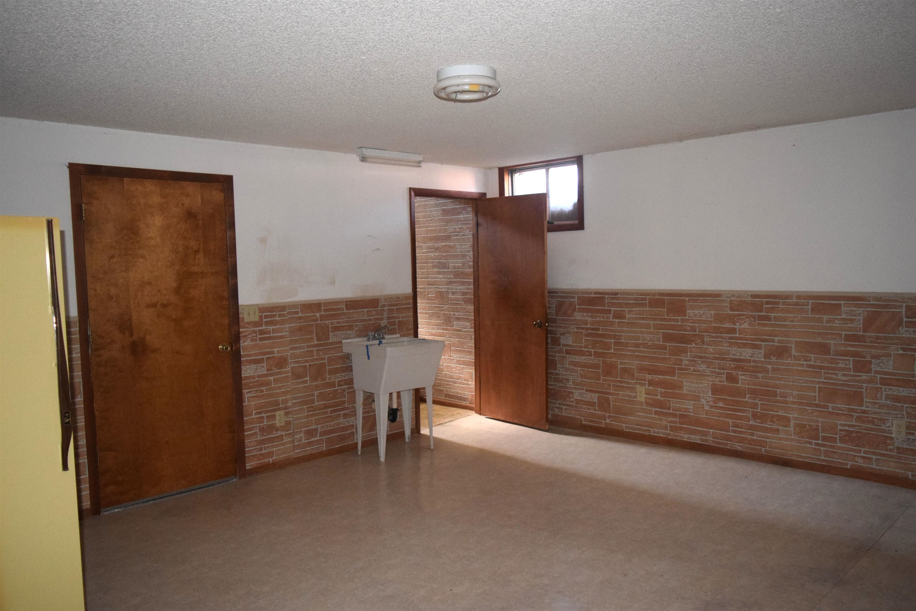 4399 44 Road De Beque, CO 81630 - Photo 18 of 31 a view of an empty room
