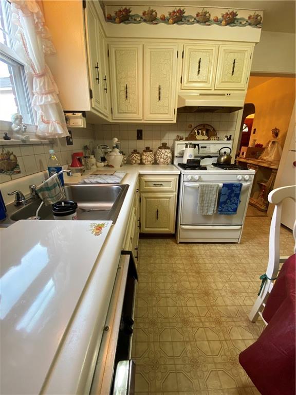 1508 Brinton Road Pittsburgh, PA 15221 - Photo 9 of 25 Gallery Image 9
