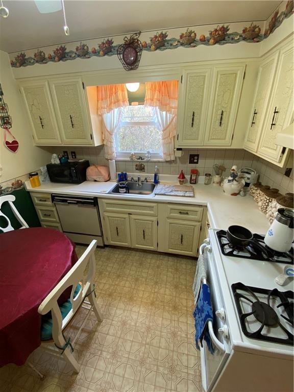 1508 Brinton Road Pittsburgh, PA 15221 - Photo 10 of 25 Gallery Image 10