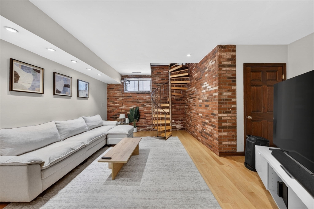 8 Wiget Street, Unit 1 Boston, MA 02113 - Photo 9 of 18