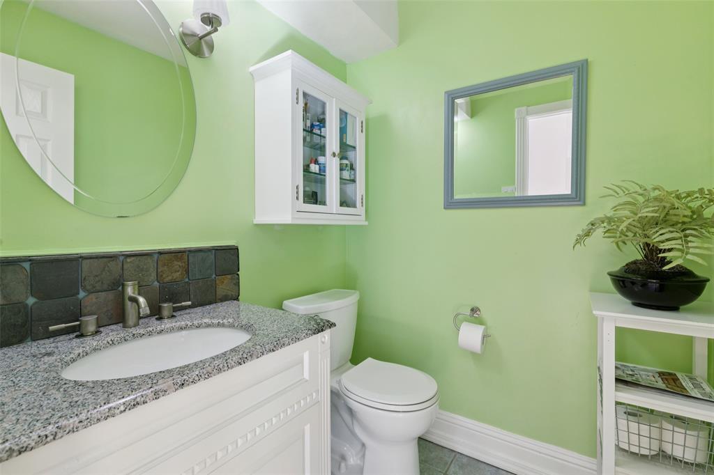 7221 Pleasant View Drive Dallas, TX 75231 - Photo 22 of 37 Powder Bath