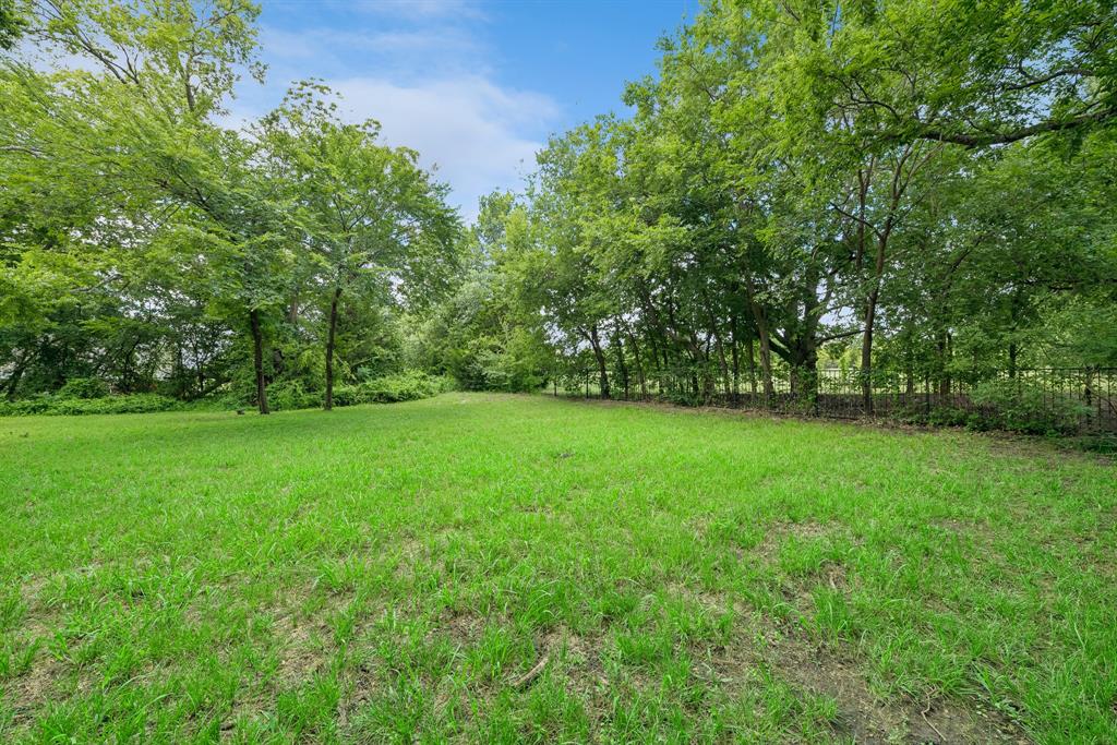 286 West Forest Grove Road Lucas, TX 75002 - Photo 17 of 23 a view of yard with green field