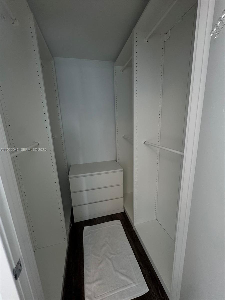 1111 Southwest 1st Street, Unit 2616 Miami, FL 33130 - Photo 19 of 27 a view of walk in closet